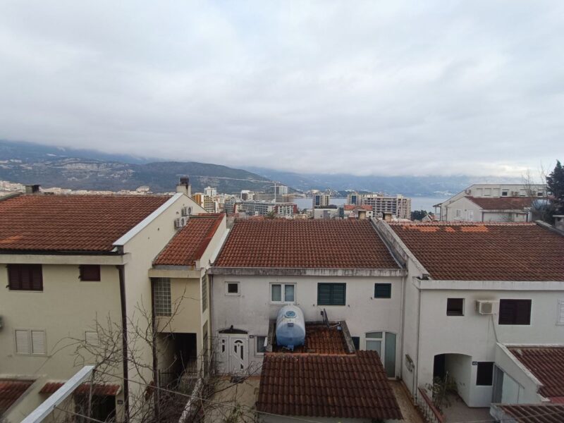 Selling an apartment in Budva #255269