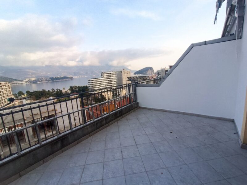 Selling an apartment in Budva #963311