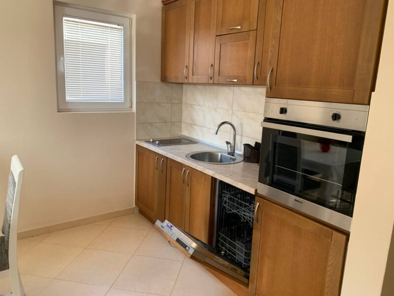 Rent a spacious one-room apartment in a quiet area of ​​Tivat #652533