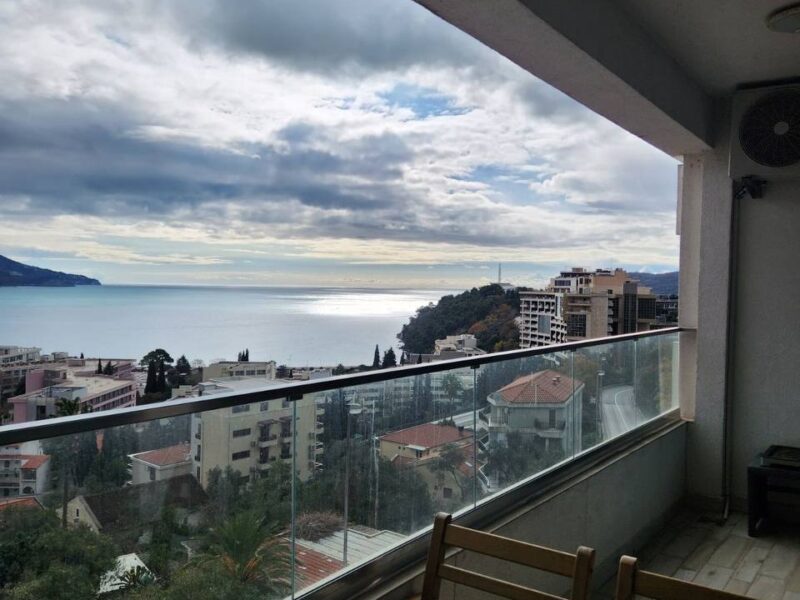 3 bedroom apartment in Budva for rent #579940