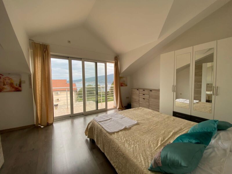 For sale spacious 2 floor apartmen in Baosici Herceg Novi
