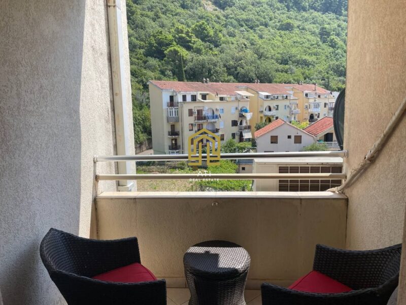 Selling a studio in Budva