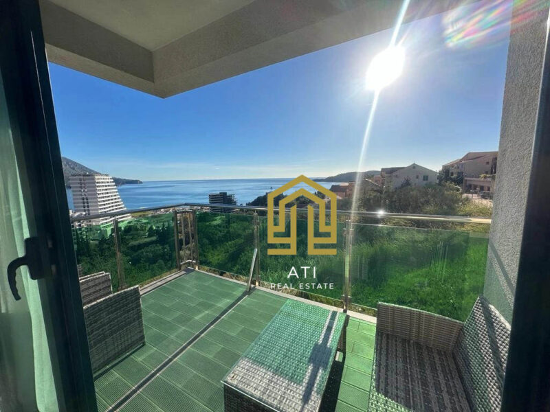 Apartment 2 bedrooms with sea view in Becici