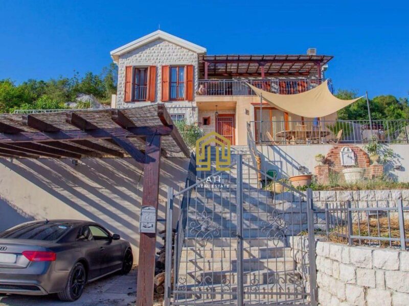 Villa for sale in Kotor with sea view