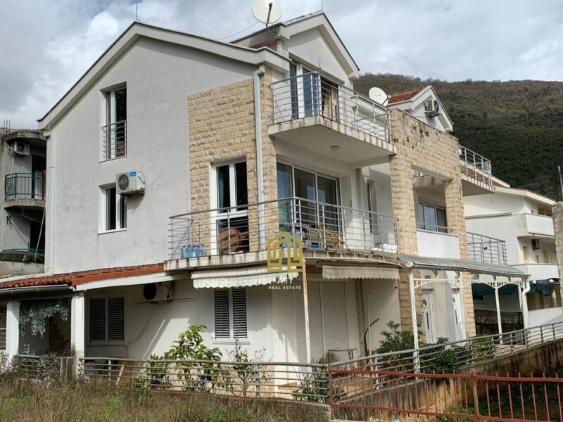 Townhouse for rent in Herceg Novi, Baošici with sea view